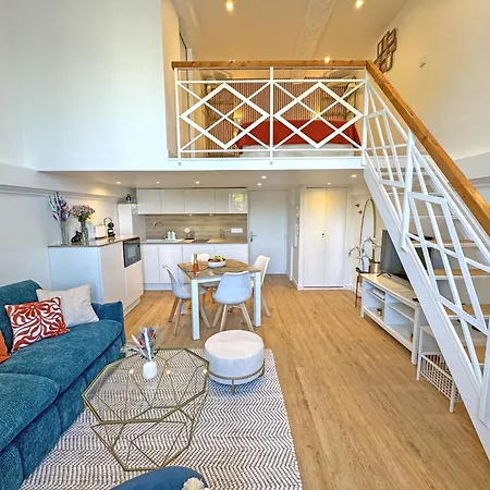 Apartment Elegant Seafront Loft Old Town *