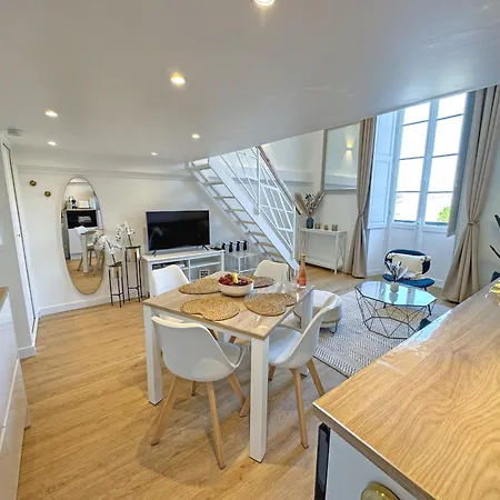 Apartment Elegant Seafront Loft Old Town Nice