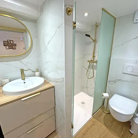 Elegant Seafront Loft Old Town * Nice