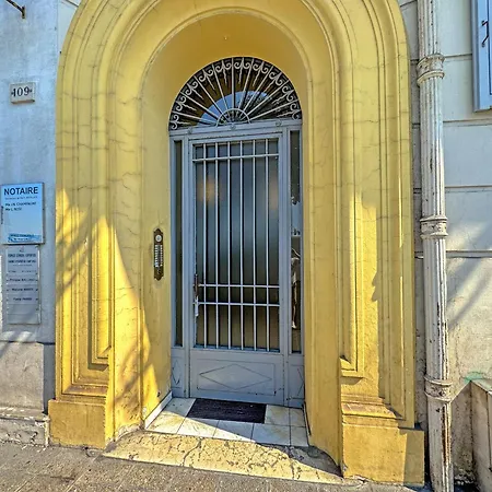 Elegant Seafront Loft Old Town 아파트 *